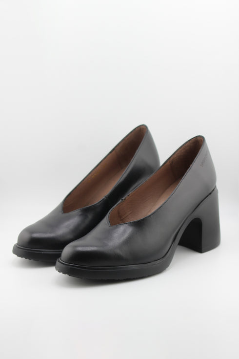 Wonders Classic Block Heel Leather Pumps